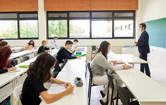 Ayudas al Estudio de la Universidad de Salamanca La Universidad de Salamanca recibe 9M€ del nuevo plan de ayudas del Ministerio de Universidades para la recualificación del profesorado universitario español