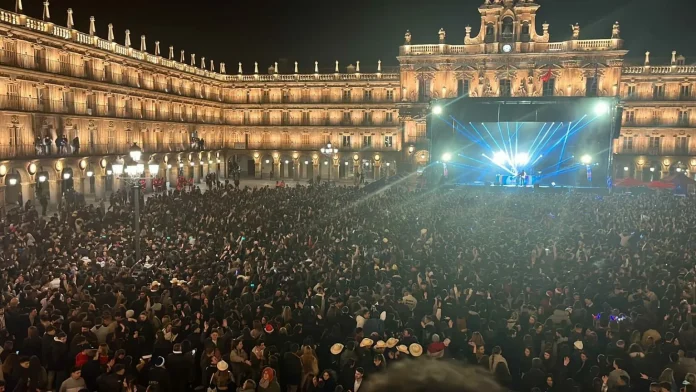 Fin de año Universitario Plaza mayor Nochevieja Universitaria Salamanca 2024