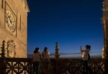 El Ayuntamiento presenta las actividades gratuitas para jóvenes de la 25º edición del ‘Salamanca a Tope’ ieronimus torres catedral noche Salamanca Actividades gratuitas jóvenes Salamanca
