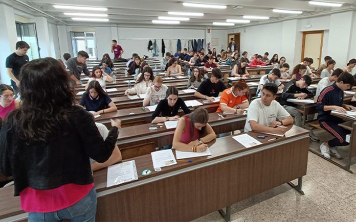 AULA EXAMEN PAU EBAU SALAMANCA UNIVERSIDAD 2024 NOTAS ALTAS fecha cobro matrícula 2024 USAL 2025 2026