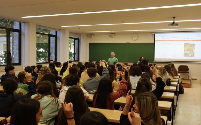 aula examen clase master grado oferta máster usal 2024 becas ministerio curso 2025 2026 2027 Abierto el plazo de preinscripción para Másteres Universitarios de la Universidad de Salamanca. Máster Universidad Salamanca