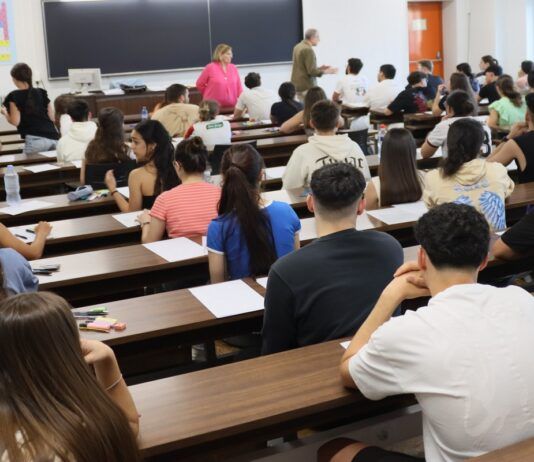 Consejos para afrontar con éxito la Prueba de Acceso a la Universidad 2025 Aula Examen Ebau Universidad extraordinaria 2024 Consejos PAU 2025 notas PAU Universidad Salamanca 2025 nuevo grado usal descenso notas corte USAL 2025
