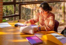 Becas de 2.000€ para colaboración en departamentos durante el curso 2025/2026 Biblioteca estudiante universidad apuntes Bibliotecas 24 horas USAL Salamanca Becas colaboración departamentos 2025