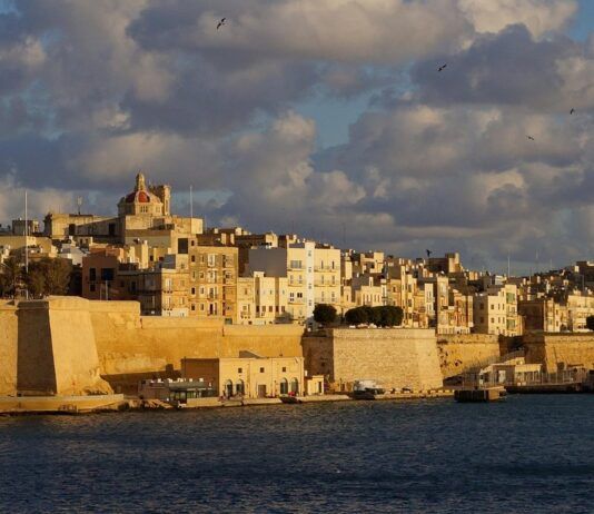 El Ayuntamiento de Salamanca lanza el ‘Verano Joven 2025’ con viajes a París y Malta Verano Joven Salamanca 2025 Malta Viaje 2026