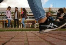 El Ayuntamiento y las universidades de Salamanca y Pontificia activan la campaña ‘Stop Novatadas’ Estudiantes campus unamuno Salamanca Campaña Stop Novatadas