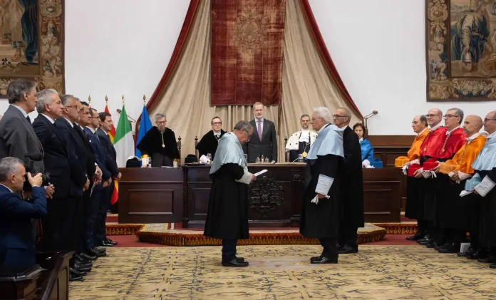 El Rey Felipe VI preside en la USAL la investidura como doctor honoris causa del presidente de Italia, Sergio Mattarella El Rey Felipe VI preside en la USAL la investidura como doctor honoris causa del presidente de Italia, Sergio Mattarella