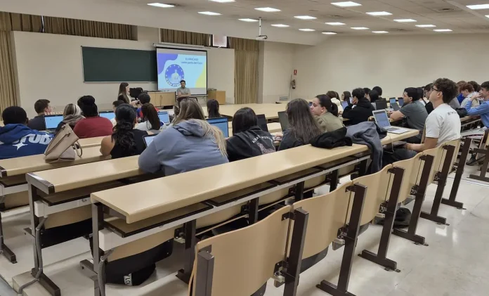 aula estudiantes universidad Salamanca grado master Calendario USAL 2026 2027 Nueva convocatoria de ayudas a la primera matrícula de grado para el curso 2026/2027